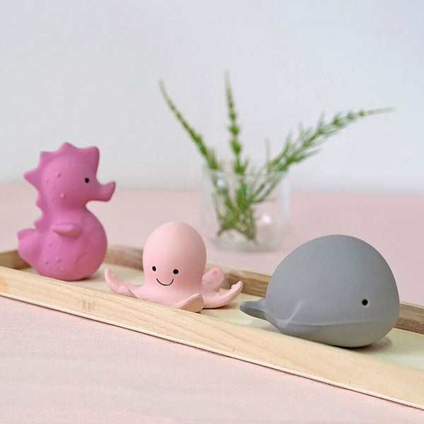 Tikiri | Seahorse - Natural Rubber Baby Rattle & Bath Toy